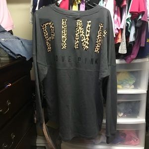 VS PINK CREWNECK